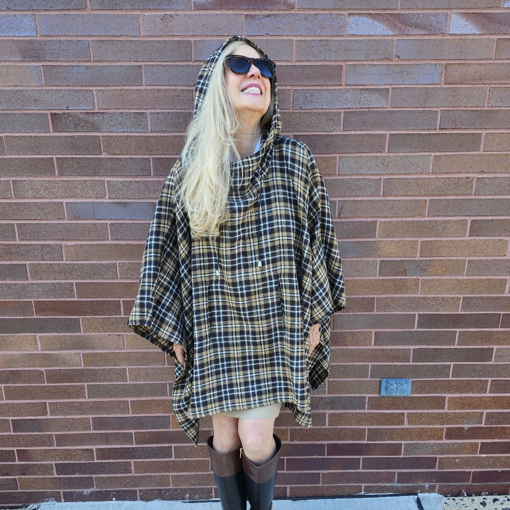 Harve Benard Vintage Ex Cond/Pro Clean Wool Plaid Hood & Pocket Cape, M, $68